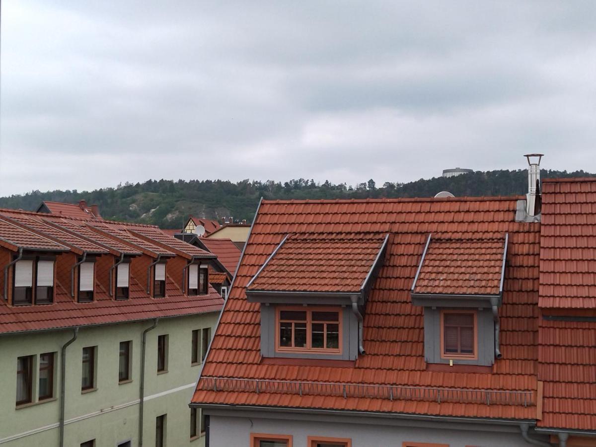 Schmal & Hoch - Willkommen Im Schmalsten Haus Von Бад-Франкенхаузен-Кифхойзер Экстерьер фото