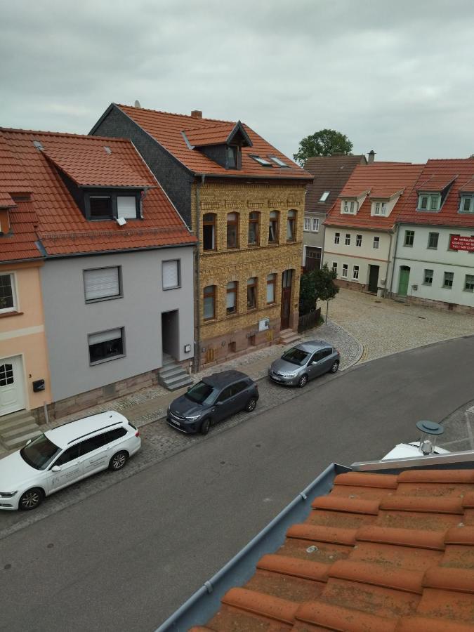 Schmal & Hoch - Willkommen Im Schmalsten Haus Von Бад-Франкенхаузен-Кифхойзер Экстерьер фото